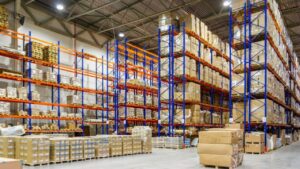 Quá trình lắp đặt kệ drive in trong điều kiện lạnh