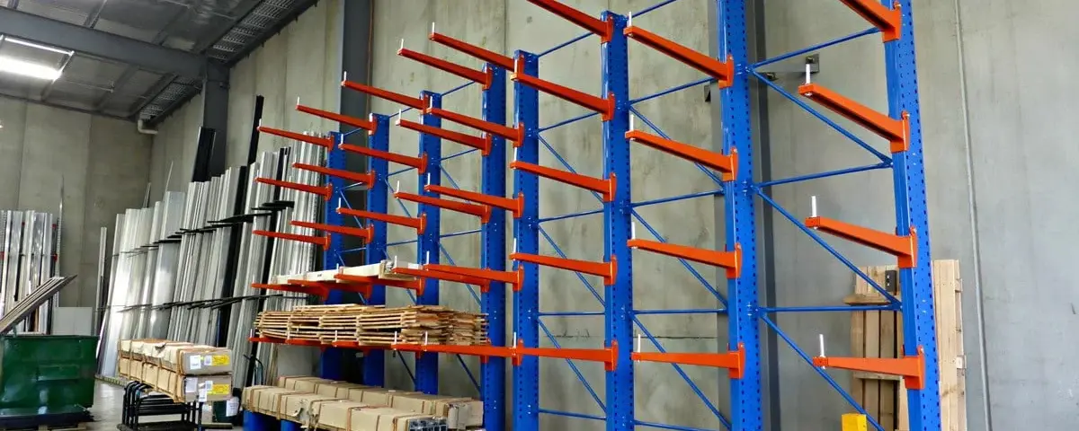 kệ cantilever lưu trữ đa năng