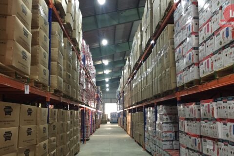 Cách Tính Tải Trọng Kệ Sắt Công Nghiệp: Tải Tầng, Tải Khoang Và Tải Nền 3 kệ selective Long Quyền lắp đặt tại kho Sunhouse - tải trọng 2000kg