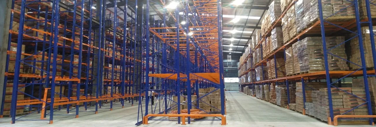 Kệ Pallet 2 Hệ thống kệ pallet Selective khung xanh, beam cam lưu trữ hàng thùng trong kho thành phẩm
